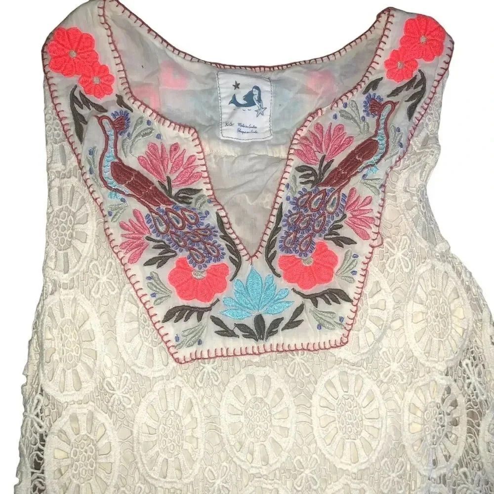Anthropologie Fringed Mini Dress
Mermaidcore Embroidered Crochet dress - Picture 3 of 5